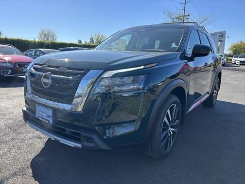 2025 Nissan Pathfinder Platinum 4WD