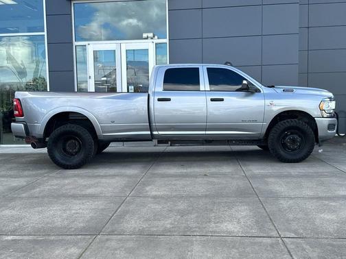Billet Silver Metallic Clearcoat 2022 RAM 3500 Tradesman Crew Cab 4x4 8' Box