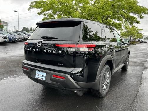 2025 Nissan Pathfinder S 4WD