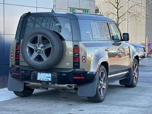 Lantau Bronze Metallic 2023 Land Rover Defender 110 X-Dynamic SE