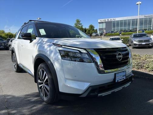 2025 Nissan Pathfinder Platinum 4WD