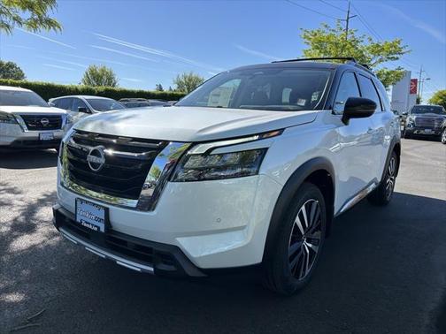 2025 Nissan Pathfinder Platinum 4WD