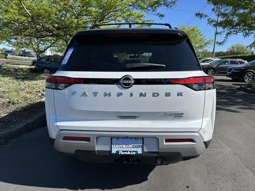 2025 Nissan Pathfinder Platinum 4WD