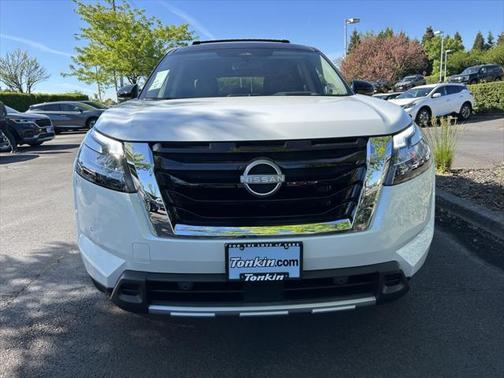 2025 Nissan Pathfinder Platinum 4WD