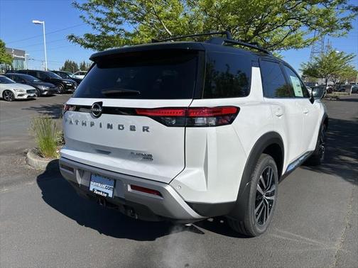 2025 Nissan Pathfinder Platinum 4WD