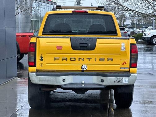 2001 Nissan Frontier SE Crew Cab
