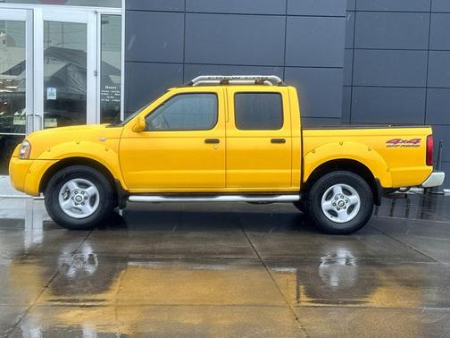 2001 Nissan Frontier SE Crew Cab