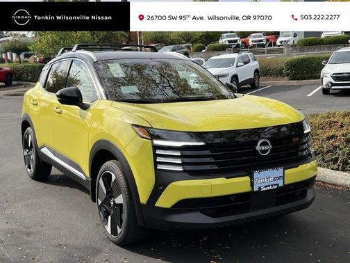 Yuzu Yellow Metallic/Super Black 2026 Nissan Kicks SR