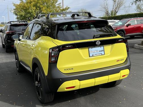 2026 Nissan Kicks SR