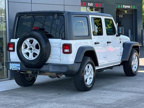 Bright White Clearcoat 2018 Jeep Wrangler Unlimited Sport