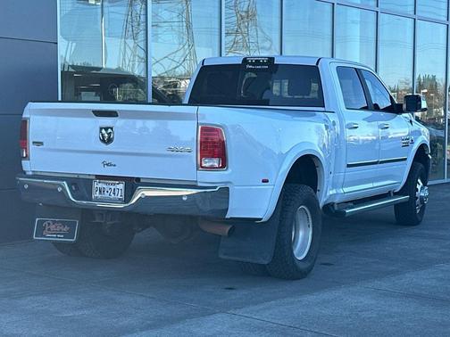 Bright White Clearcoat 2018 RAM 3500 Laramie Crew Cab 4x4 8' Box