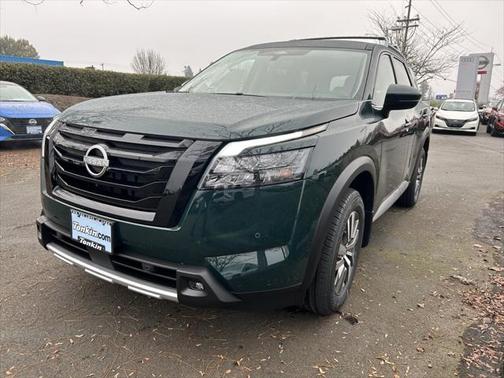 2025 Nissan Pathfinder SL 4WD