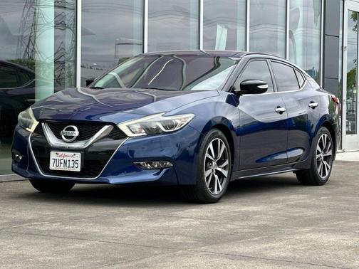 Deep Blue Pearl 2017 Nissan Maxima 3.5 SV