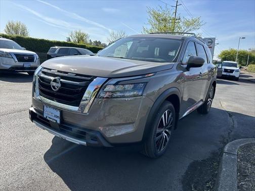 2025 Nissan Pathfinder Platinum 4WD