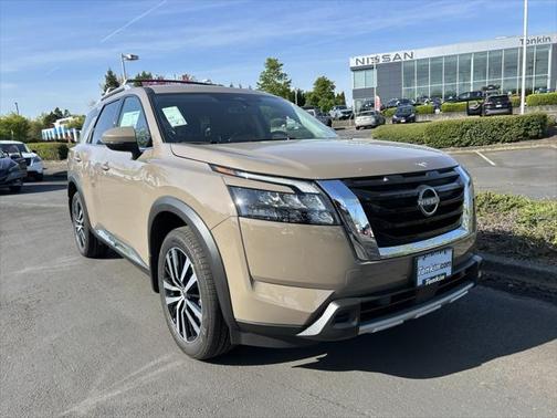 2025 Nissan Pathfinder Platinum 4WD