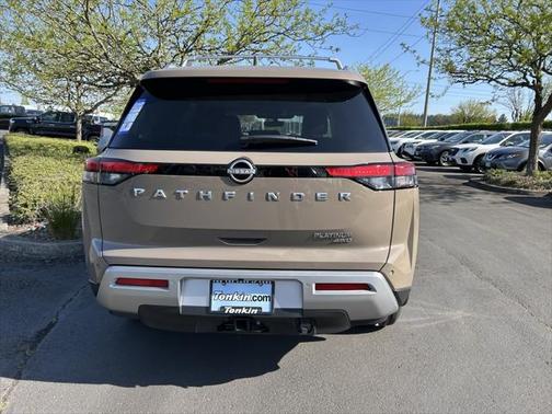 2025 Nissan Pathfinder Platinum 4WD