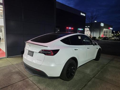 2022 Tesla Model Y Performance Dual Motor All-Wheel Drive