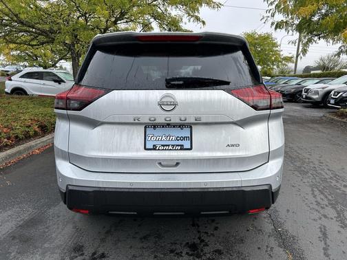 Brilliant Silver Metallic 2025 Nissan Rogue S