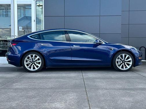 Deep Blue Metallic 2019 Tesla Model 3 Standard Range