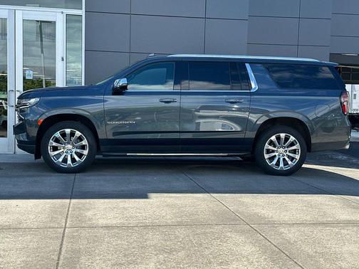 Shadow Gray Metallic 2021 Chevrolet Suburban Premier