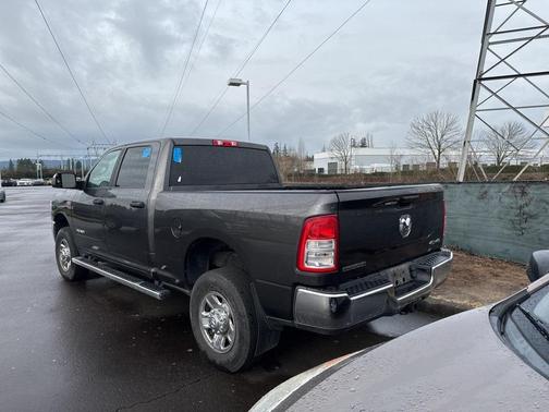 2022 RAM 2500 Big Horn Crew Cab 4x4 6'4' Box