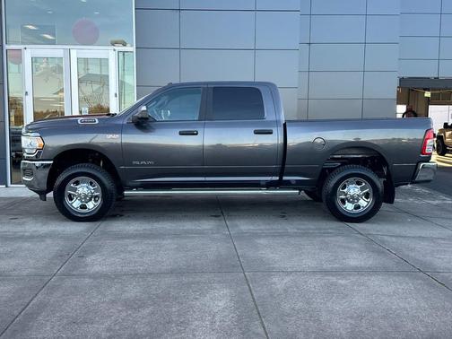 2022 RAM 2500 Big Horn Crew Cab 4x4 6'4' Box