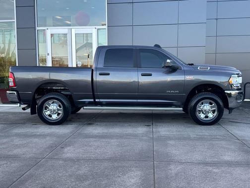 2022 RAM 2500 Big Horn Crew Cab 4x4 6'4' Box