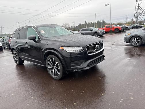 2021 Volvo XC90 T6 Momentum