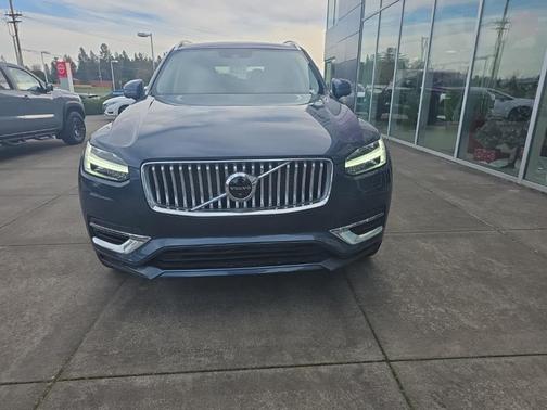 2020 Volvo XC90 Hybrid T8 Inscription 7 Passenger