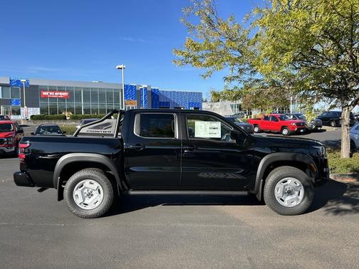 Super Black 2024 Nissan Frontier SV