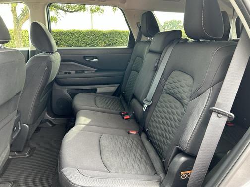 2022 Nissan Pathfinder SV 2WD