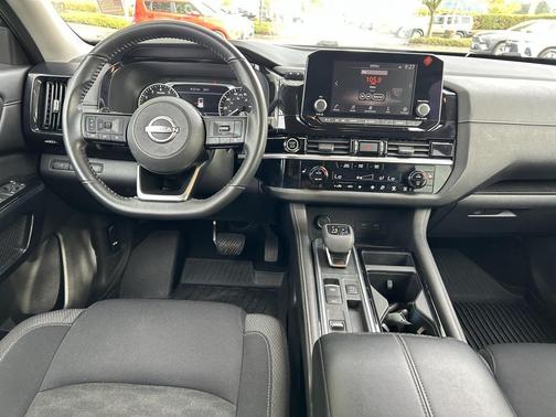 2022 Nissan Pathfinder SV 2WD