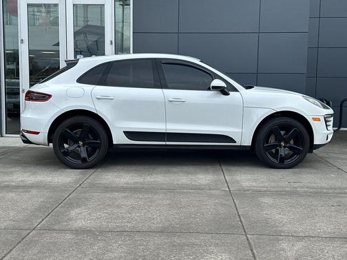 2017 Porsche Macan Base