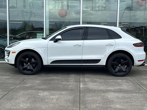 2017 Porsche Macan Base