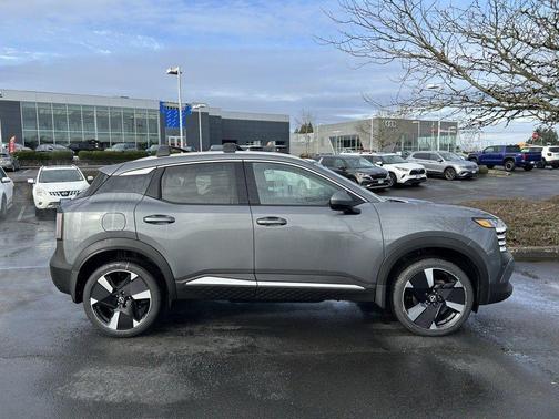 Gun Metallic 2025 Nissan Kicks SR