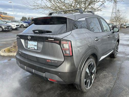Gun Metallic 2025 Nissan Kicks SR