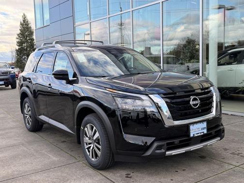 2025 Nissan Pathfinder SL 4WD