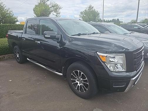 2020 Nissan Titan SV