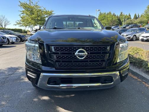 2020 Nissan Titan SV