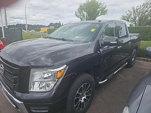 2020 Nissan Titan SV