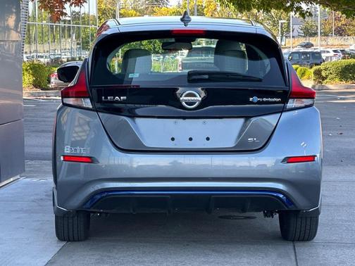 Gun Metallic 2018 Nissan Leaf SL