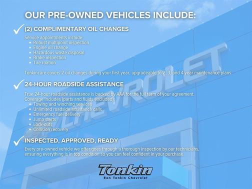 White 2023 Chevrolet Traverse RS
