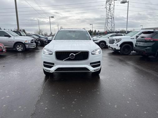 2017 Volvo XC90 T6 Momentum