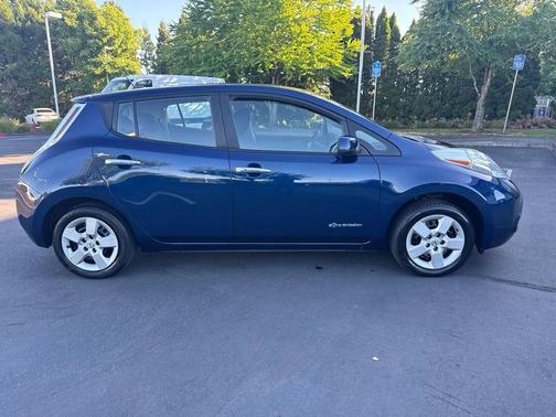 Dark Blue 2017 Nissan Leaf S