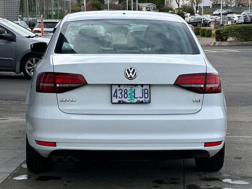 Pure White 2018 Volkswagen Jetta 1.4T S