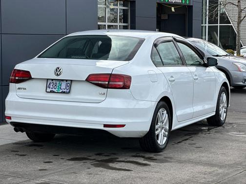 Pure White 2018 Volkswagen Jetta 1.4T S
