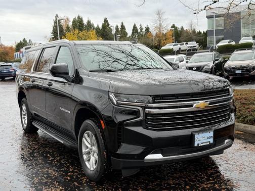 2023 Chevrolet Suburban LT