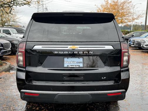 2023 Chevrolet Suburban LT
