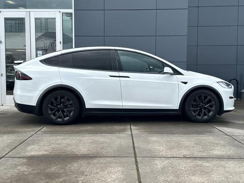2023 Tesla Model X 
