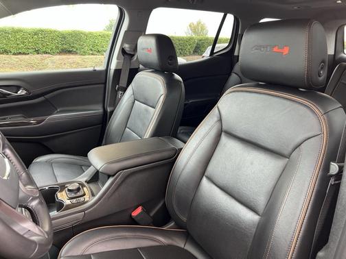 2020 GMC Acadia AWD AT4